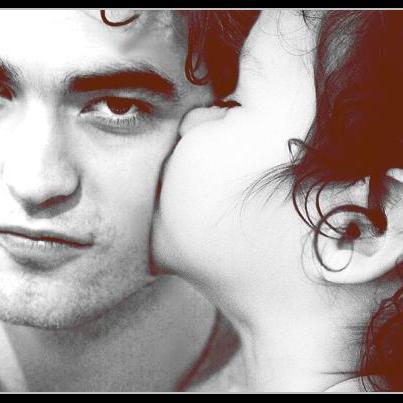 Edward-Renesmee-renesmee-carlie-cullen-5073621-403-403_large.jpg