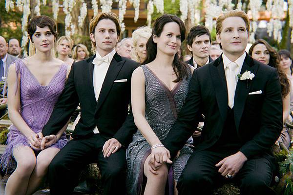 Peter-Facinelli-Doane-Gregory-Elizabeth-Reaser-and-Jackson-Rathbone-in-The-Twilight-Saga-Breaking-Dawn-Part-1-2011-Movie-Image.jpg Peter-Facinelli-Doane-Gregory-Elizabeth-Reaser-and-Jackson-Rathbone-in-The-Twilight-Saga-Breaking-Dawn-Part-1-2011-Movie-Image.jpg