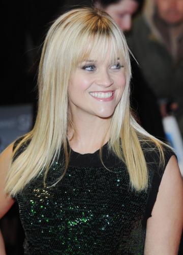 Reese-Witherspoon-attends-the-premiere-of-This-Means-War-in-London_2