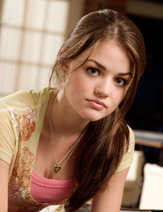 lucy-hale-1-sized lucy-hale-1-sized