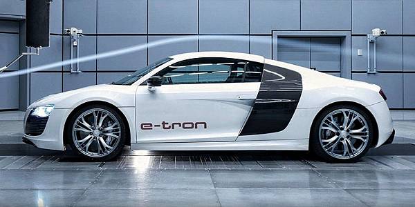 audi-r8-etron-e-tron-white-002-960x480 audi-r8-etron-e-tron-white-002-960x480