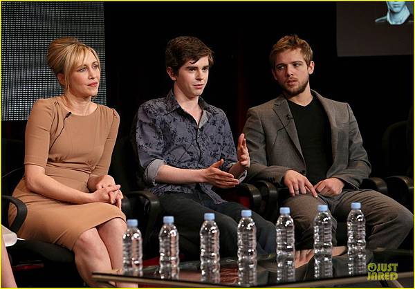 vera-farmiga-&-freddie-highmore-bates-motel-tca-panel-01 vera-farmiga-&-freddie-highmore-bates-motel-tca-panel-01