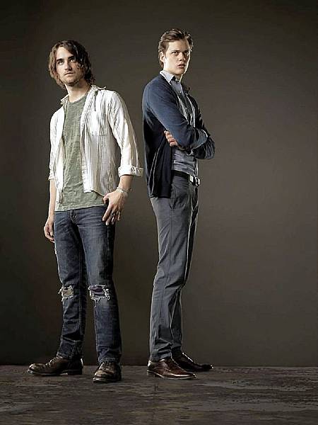 landon-liboiron-and-bill-skarsgard_original landon-liboiron-and-bill-skarsgard_original