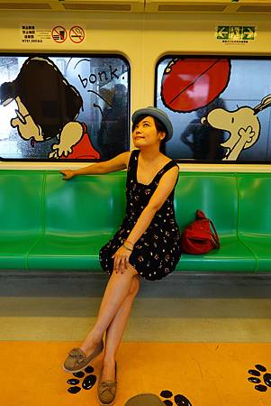 高捷snoopy列車拍一百張 高捷snoopy列車拍一百張