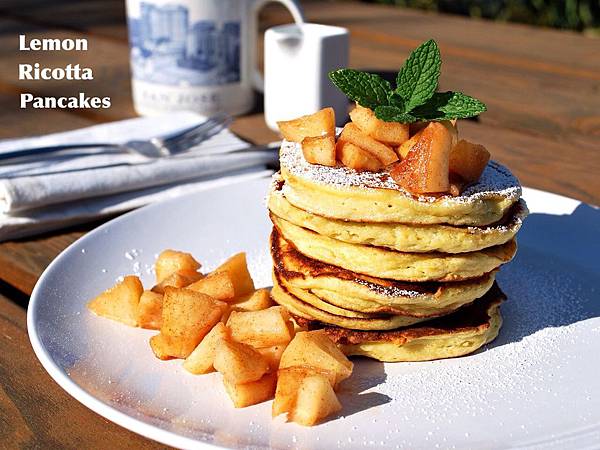 絲絨般清爽體驗:檸檬瑞可達起司鬆餅 Lemon Ricotta Pancakes 絲絨般清爽體驗:檸檬瑞可達起司鬆餅 Lemon Ricotta Pancakes
