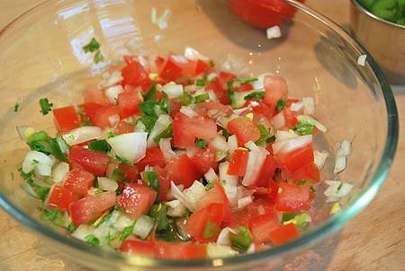 美墨香辣一家親:辣肉醬起司玉米脆片 Nachos!