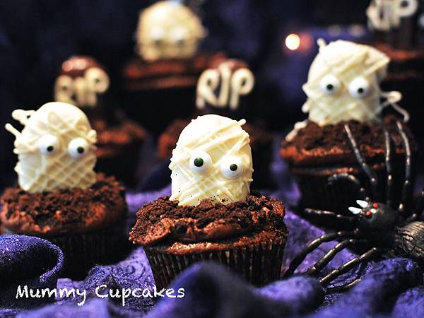 搞鬼搞怪萬聖夜:木乃伊杯子蛋糕 Mummy Cupcakes 搞鬼搞怪萬聖夜:木乃伊杯子蛋糕 Mummy Cupcakes
