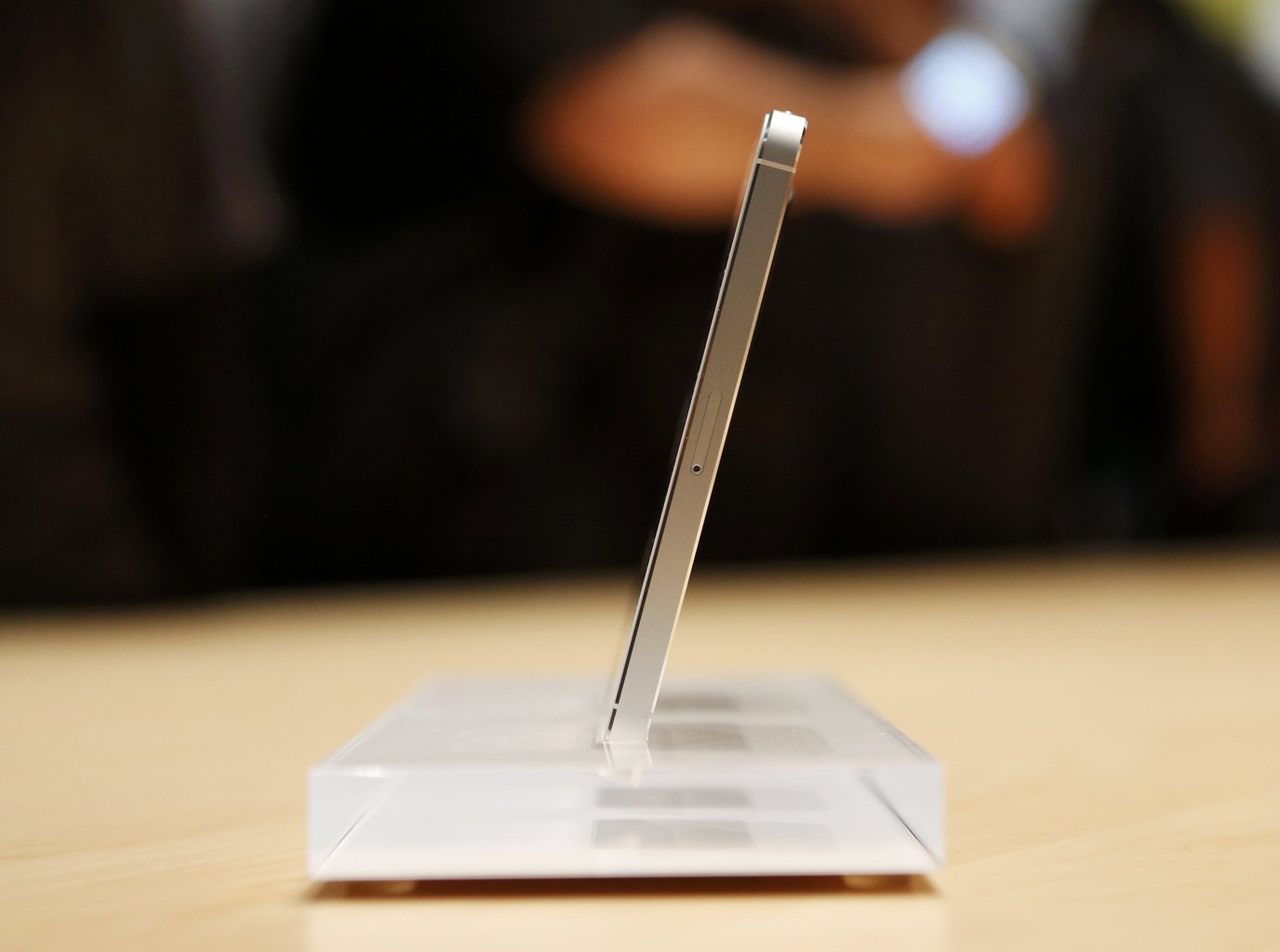 The iPhone 5 is seen from the side after its introduction during Apple Inc.