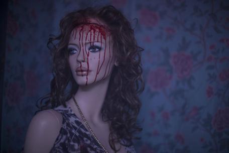maniac-remake-2012-mannequin-blood-scalp_456x304 maniac-remake-2012-mannequin-blood-scalp_456x304
