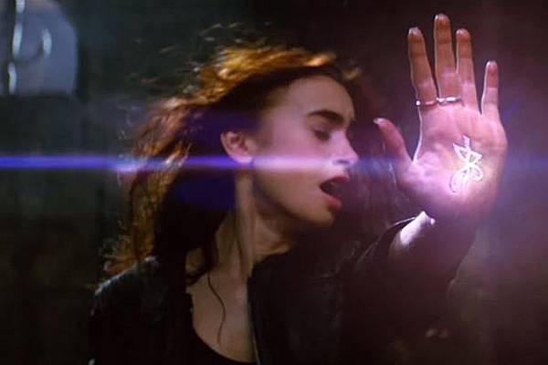 mortal-instruments-city-of-bones-trailer_617x411