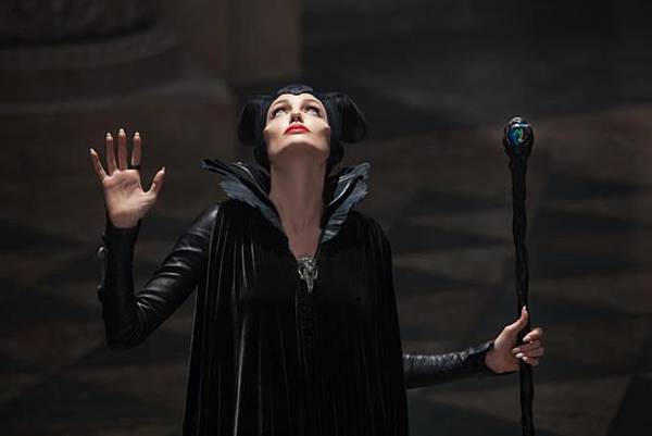 maleficent-picture04_680x454