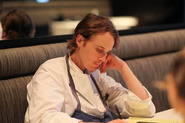 still-of-grant-achatz-in-spinning-plates-(2012)_676x450 still-of-grant-achatz-in-spinning-plates-(2012)_676x450