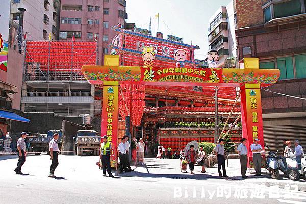 2011基隆中元祭-老大公廟開龕門001.JPG 2011基隆中元祭-老大公廟開龕門001.JPG
