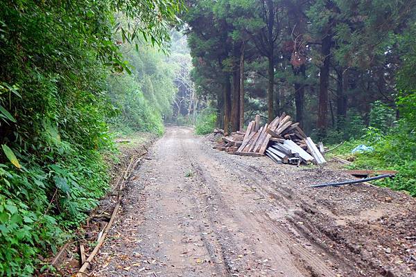 沿途舊鐵道已被拆除
