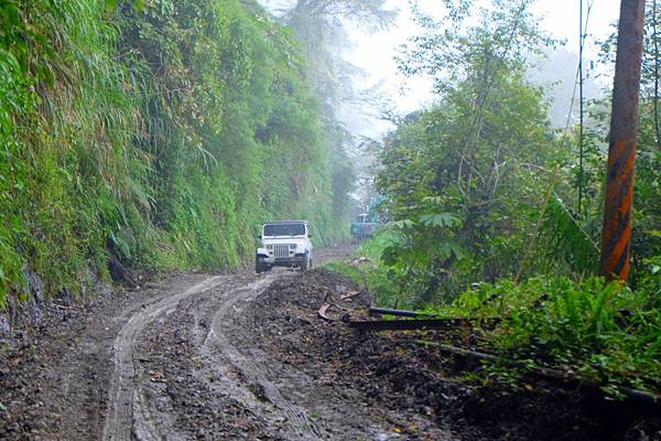 前方有工程進行