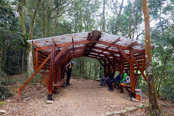 尾寮山步道6.8K,休息涼亭 尾寮山步道6.8K,休息涼亭