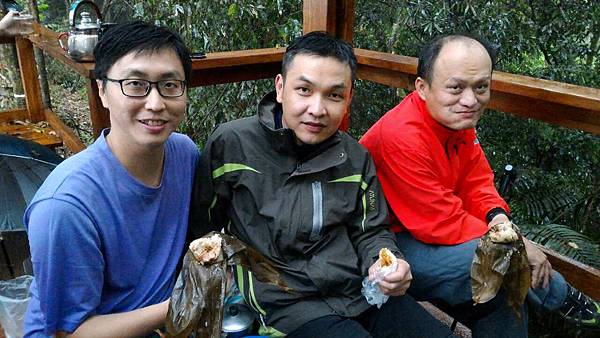 飽餐一頓的滿足 飽餐一頓的滿足