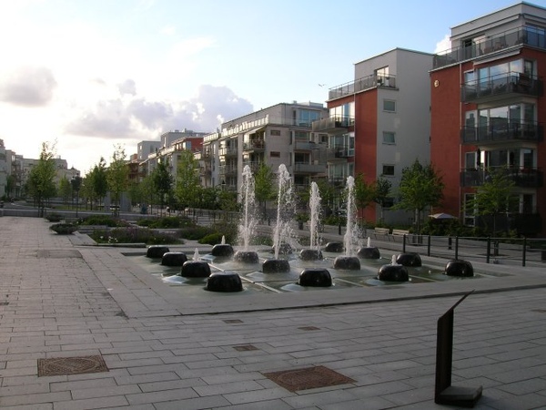 Sj%C3%B6stadsparterren_S%C3%B6dra_Hammarbyhamnen_Stockholm_2005-06-12.jpg Sj%C3%B6stadsparterren_S%C3%B6dra_Hammarbyhamnen_Stockholm_2005-06-12.jpg