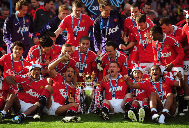 man-utd-squad-champions-again-2011-2012.jpg man-utd-squad-champions-again-2011-2012.jpg
