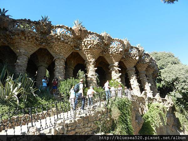 294429_2250832904208_889277859_n