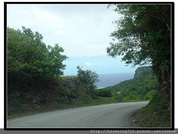 美國關島《瑞提迪恩岬Ritidian Point》下坡路段.jpg