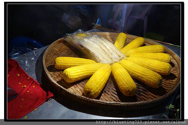 泰國曼谷小吃《煮玉米》.jpg