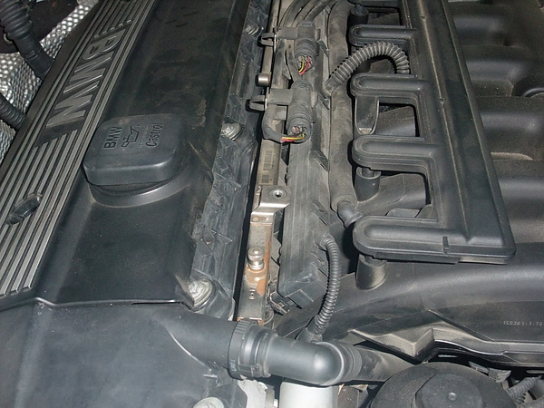 E39 Fuel Rail.JPG E39 Fuel Rail.JPG