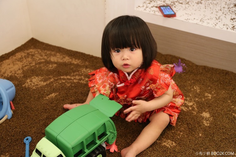 [台北親子餐廳]moooon spring 擁有室內舒適決明子沙坑，近美麗華摩天輪