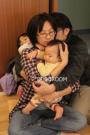 承諺一家的甜蜜放鬆時刻 承諺一家的甜蜜放鬆時刻