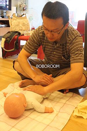 認真的祐祐爸比