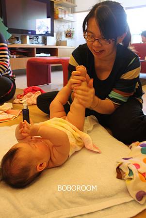 2媽媽按腳mio玩手 2媽媽按腳mio玩手