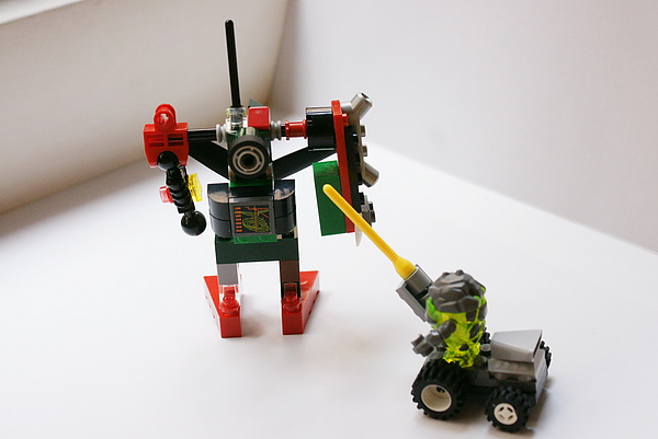 9906遙控機器人2.jpg