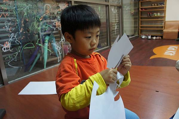 恐龍偶劇台 恐龍偶劇台