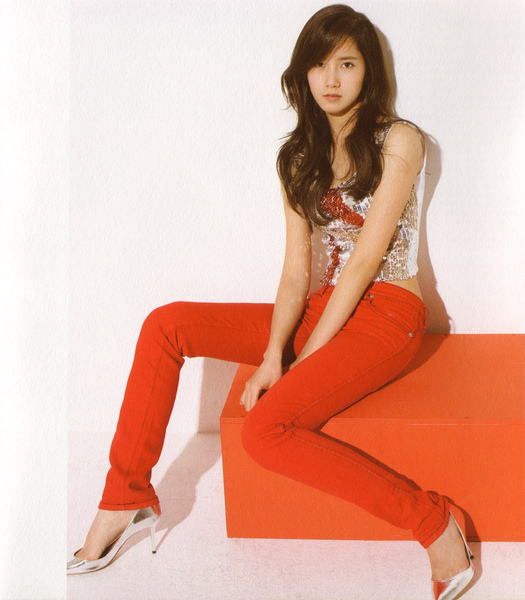 Yoona-girls-generation-snsd-7128980-1049-1200.jpg