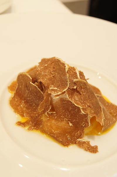 Poularde Bresse-truffe blanche 2.JPG Poularde Bresse-truffe blanche 2.JPG