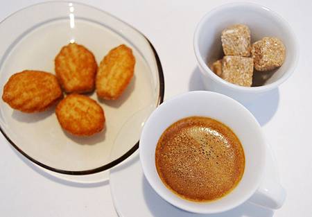 cafe-madeleine cafe-madeleine