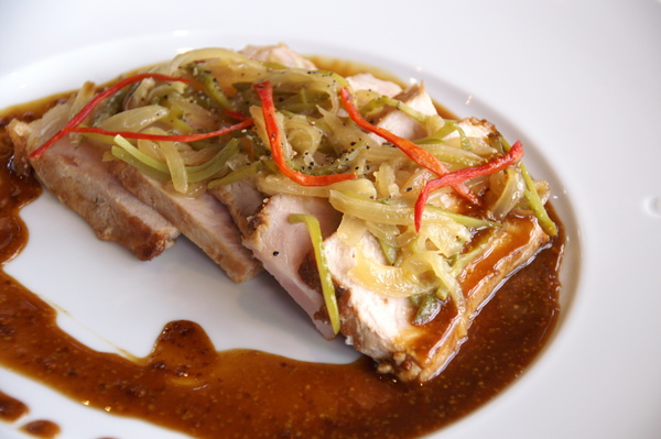 烤豬胸肉酸菜 1.JPG 烤豬胸肉酸菜 1.JPG