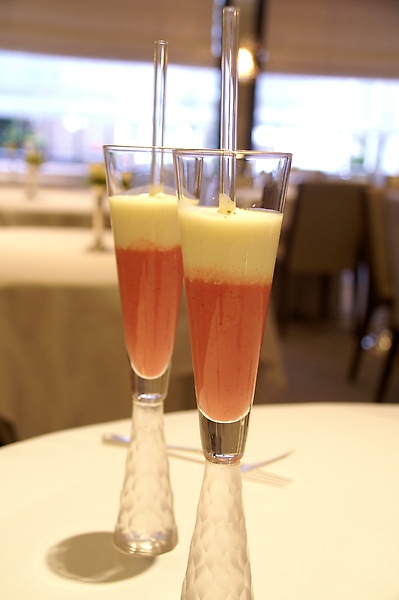 strawberry, champagne+elderflower soup with vanilla.JPE strawberry, champagne+elderflower soup with vanilla.JPE