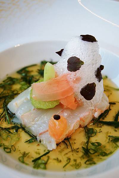 sashimi de langoustine-au pamplemousse-gele de soja au poivre de nepal.JPG sashimi de langoustine-au pamplemousse-gele de soja au poivre de nepal.JPG