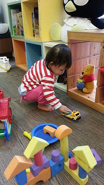 102.10.09葡萄藤兒童牙科 (6).jpg