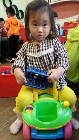 103.04.14第二次塗氟 (6).jpg 103.04.14第二次塗氟 (6).jpg