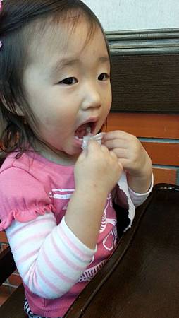 103.04.28亮亮拔牙 (11).jpg 103.04.28亮亮拔牙 (11).jpg