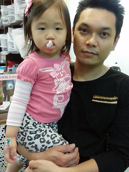 103.04.28亮亮拔牙-美顏.jpg 103.04.28亮亮拔牙-美顏.jpg