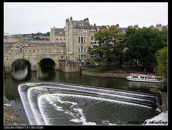 巴斯-- 穿過巴斯的 雅芳河 DSCN0762