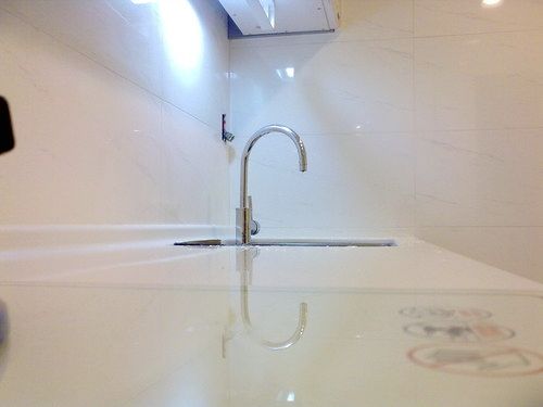 ap_F23_20110210021552966.jpg