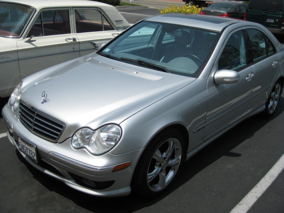 2005 Mercedes-Benz C230 silver 1.jpg