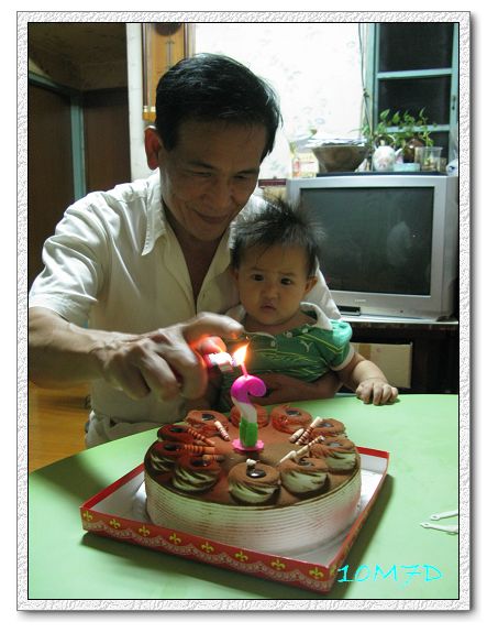 10M07D-01.jpg 10M07D-01.jpg