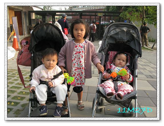 11M27D-015.jpg 11M27D-015.jpg