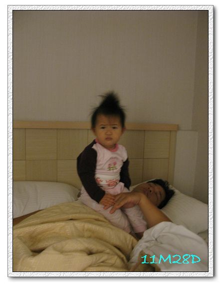 11M28D-001.jpg 11M28D-001.jpg