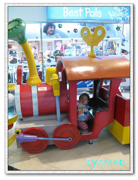 1Y0M04D-03.jpg 1Y0M04D-03.jpg